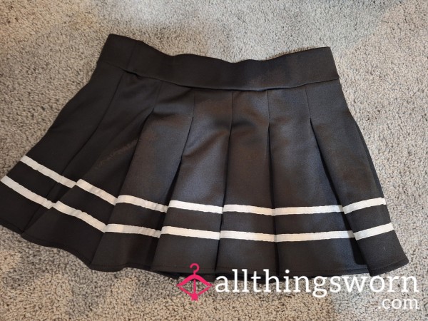 🏴 Pleated Skirt