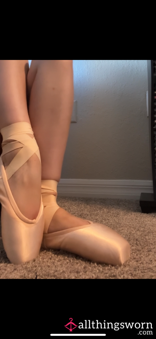 Pointe Shoe Play🩰