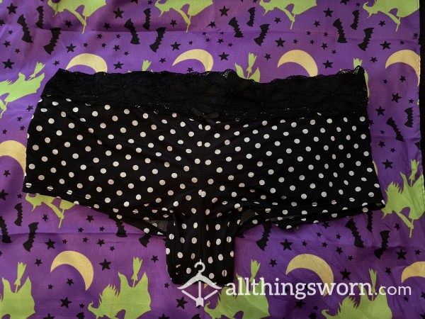 Polka Dot Boy Short Panties Worn By Thick Goth Girl 🦇