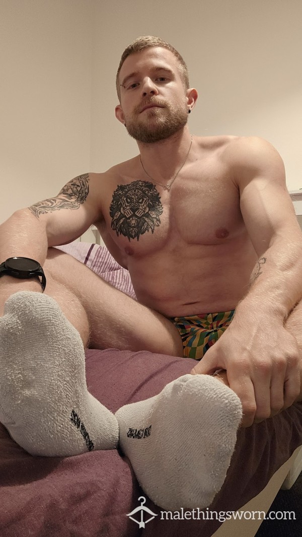 Post Run Wank In White Socks