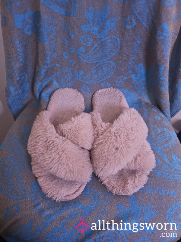 Pre Loved Pink Fully Slippers