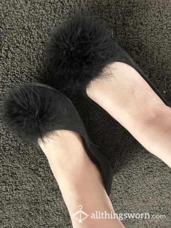 Pretty Black Fuzz Ball Flats <3