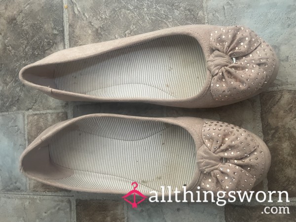 Pretty Pink Pumps With Sparkly Bows, Very Smelly, Size 7