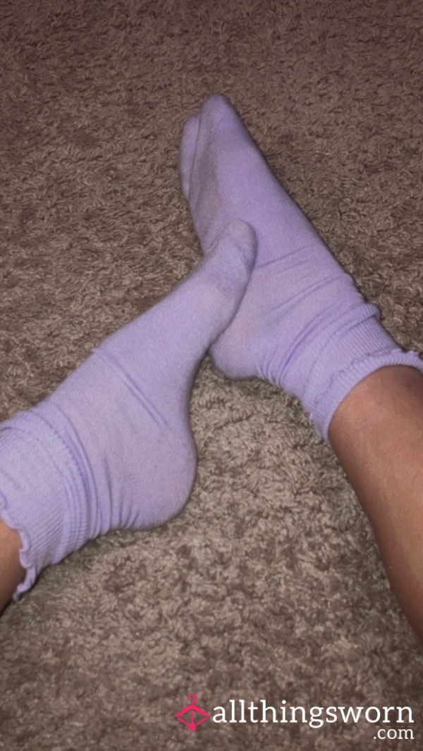 PURPLE RUFFLED SOCKS