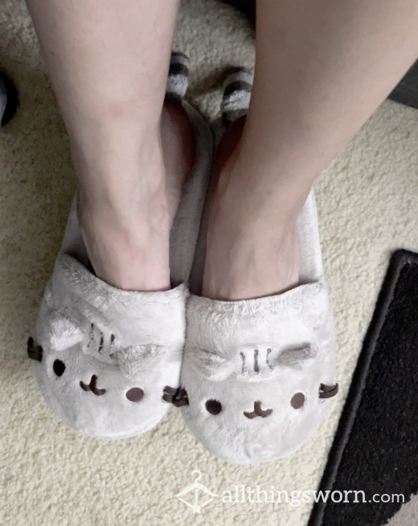 Pu**y Slippers - Cat