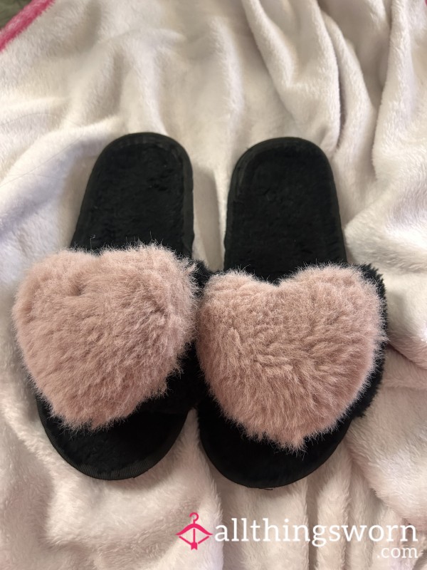 Queens Well Worn Fluffy Heart Slippers