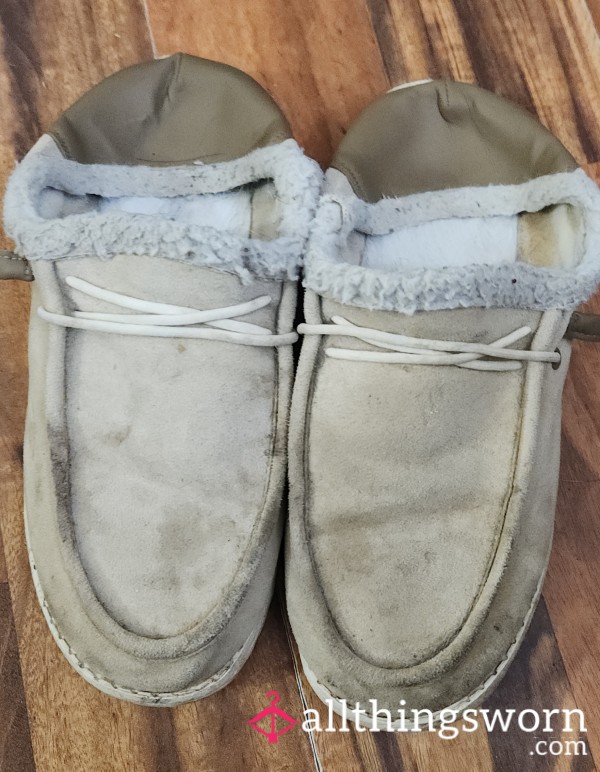 Ratty, Busted Down Well Worn Slippers With Dirty, Smelly White Fleece Insoles - Worn Daily And Still Wearing!