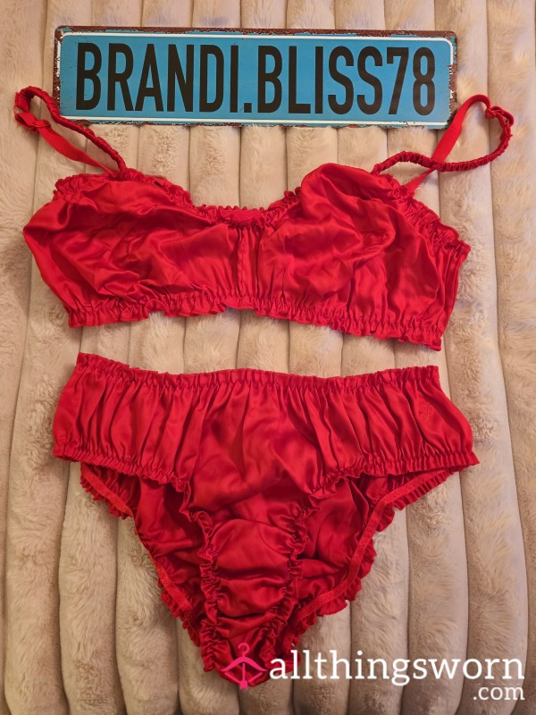 ❤️ VS Red Bra & High Waist Ruffle Panties ❤️