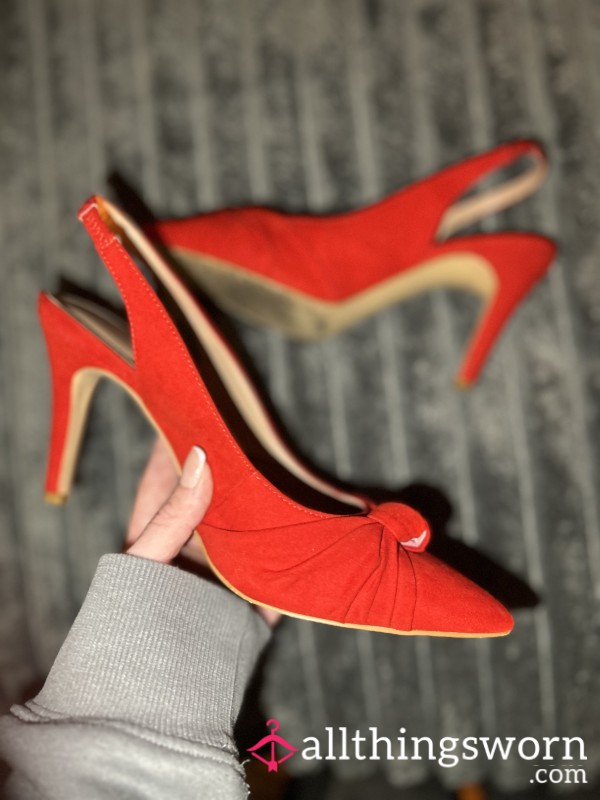 Red Closed-toe Heels 👠