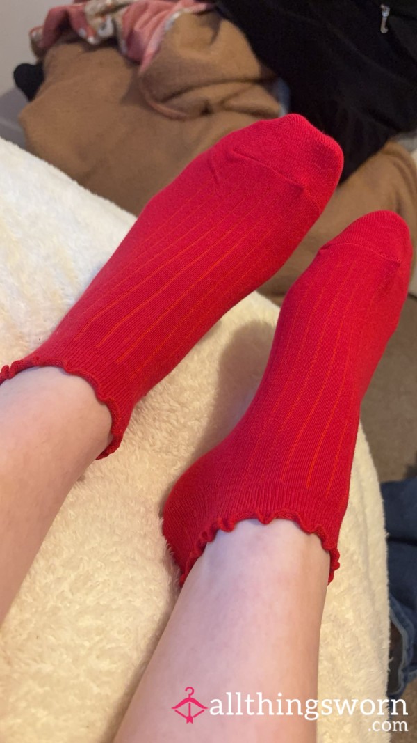 Red Frilly Ribbed Socks♥️