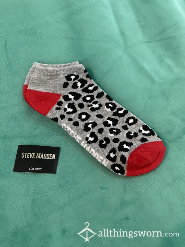 Red Leopard Ankle Socks