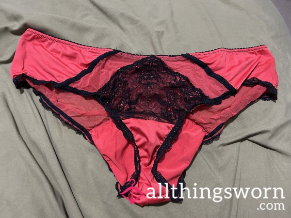 ~RED MESH & BLACK LACE CHEEKY PANTY~