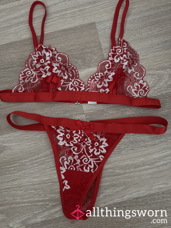 Red & White Ribbon Set 💋