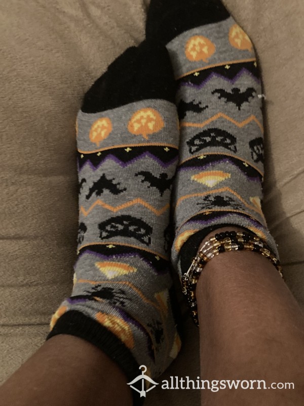 Riding My Broom🧹🎃👻 And Wishing It Was You - Halloween Socks 🎃👻