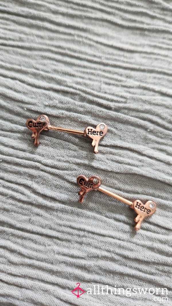 💫 Rose Gold Heart "c*m Here" Nipple Rings 💫