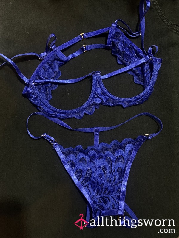 Royal Blue, Lace Lingerie Set! Titty Cut Out!