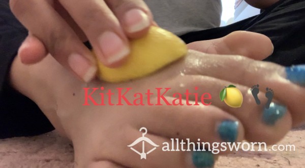 Rubbing A Juicy Lemon On My Feet 5 Min Vid