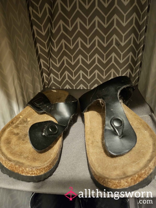 Sandals House Shoe Slip Ons Size 8