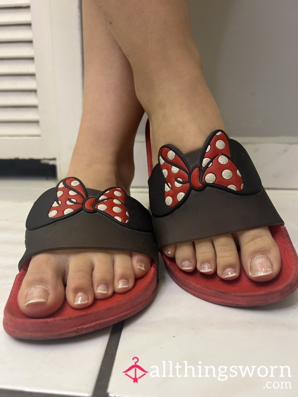 Sandals Of Minnie Mouse