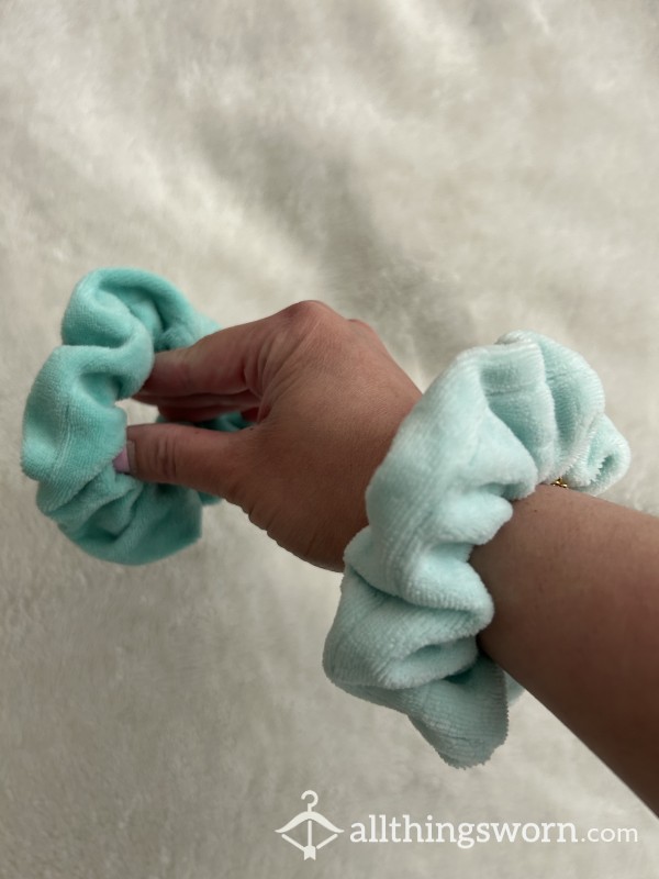 Scrunchies Set Of 2 Well Worn