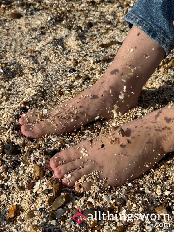 See Me Feet Get Dirty At The Beach 🏖️