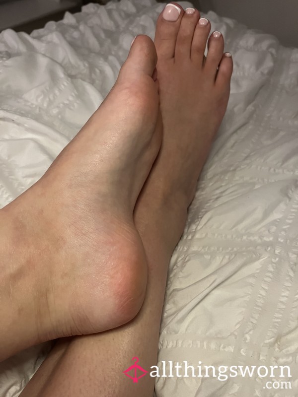 🦶🏼👸🏻Send Little Subs! Your Goddess Is Waiting 👸🏻🦶🏼