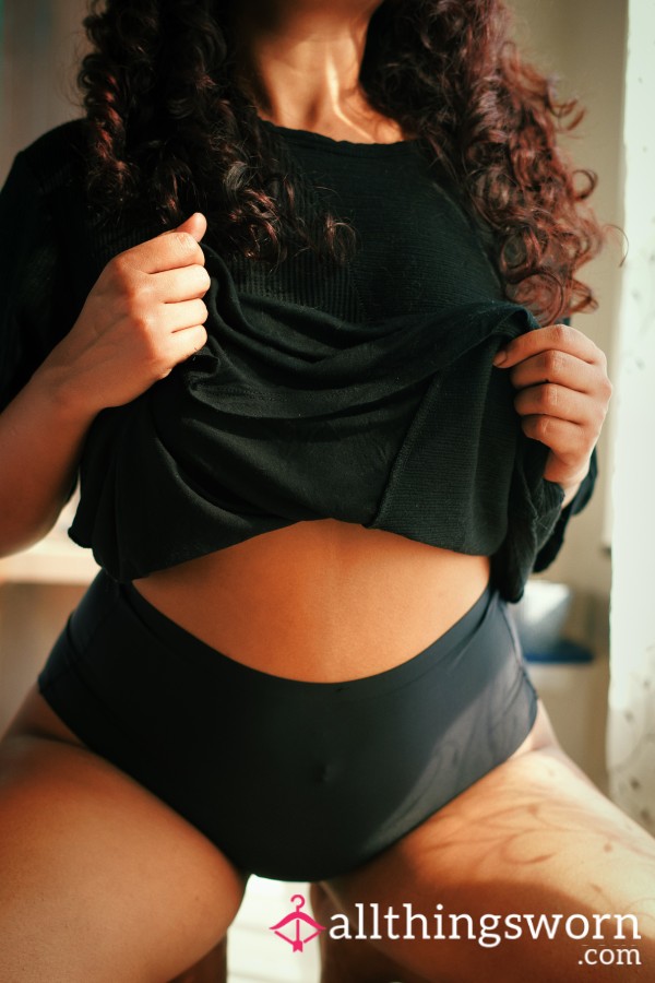 Set Of 6 Photos In Black Shirt And Panty Wearing Belly Bu*ton Piercing 💎 Shot On Sony A7iii Camera