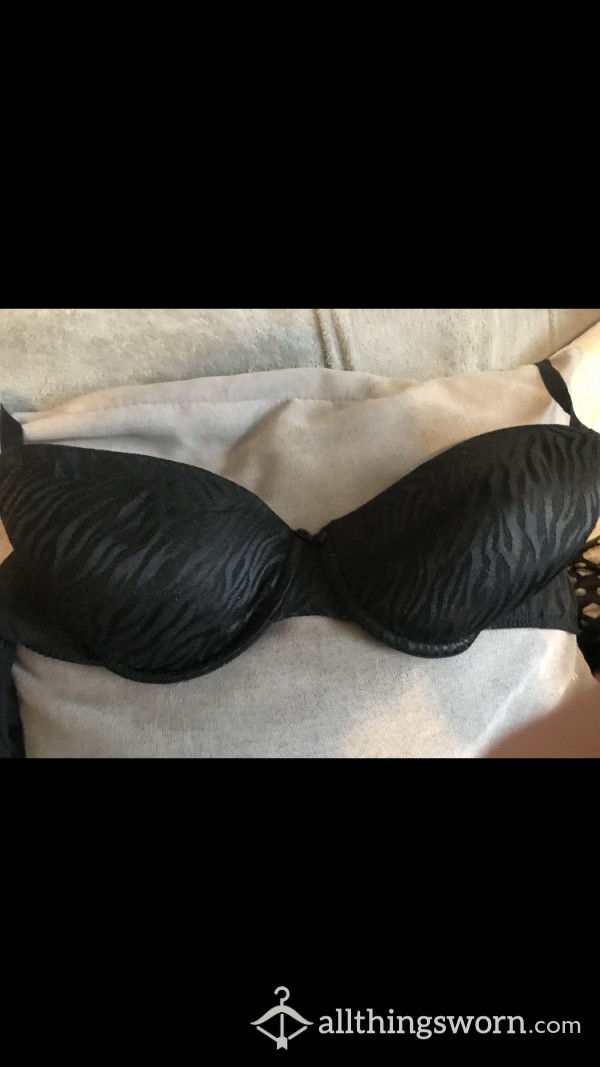 S**y Black Bra