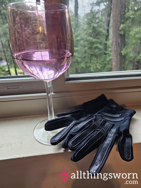 S**y Black Gloves