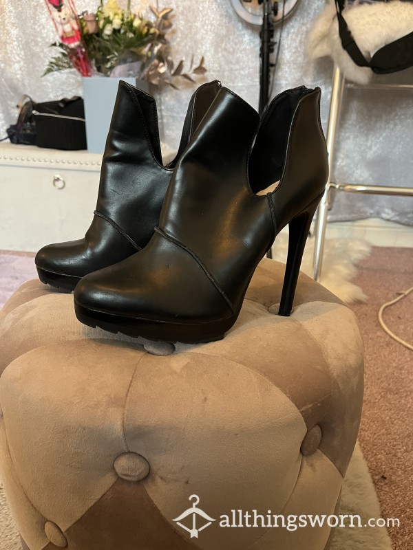 S**y Boot Heels From Tokyo Trip