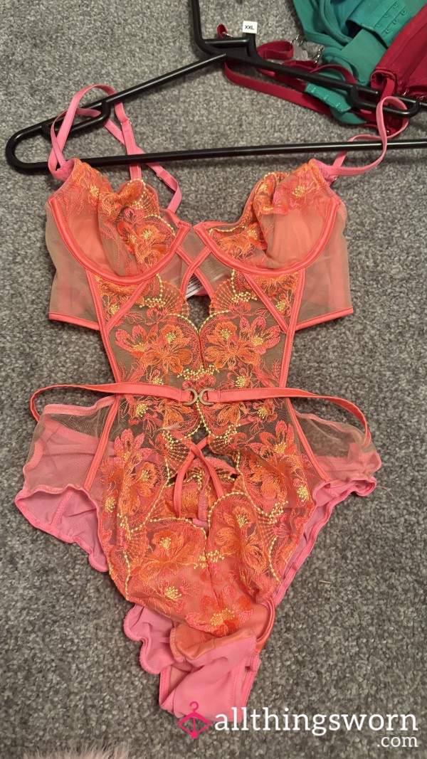 S**Y Cor*l LACE LINGERIE🧡✨