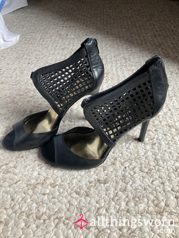 S**y Edgy Well-Worn Black Heels