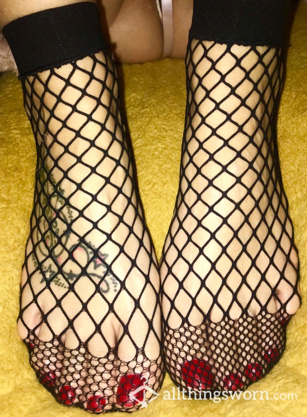 S**y Feet In Fishnet Socks