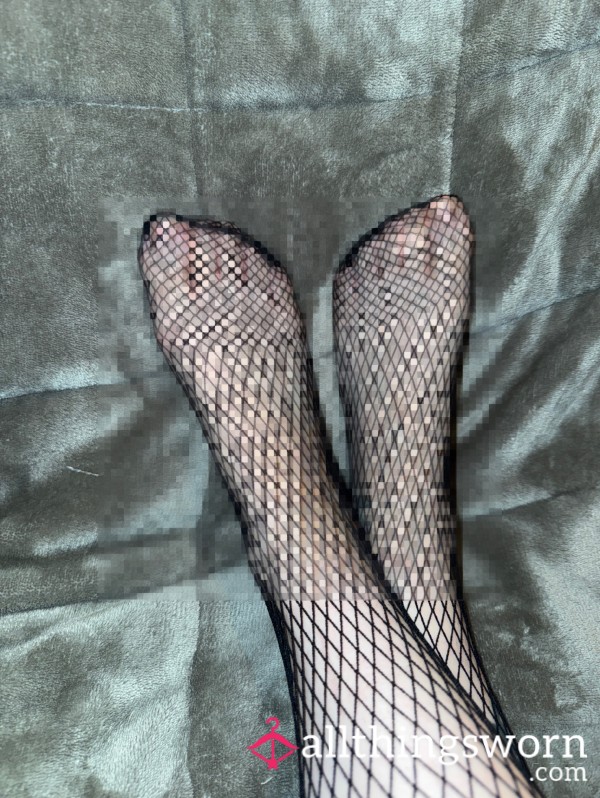 S**y Fishnets Size 4 Feet