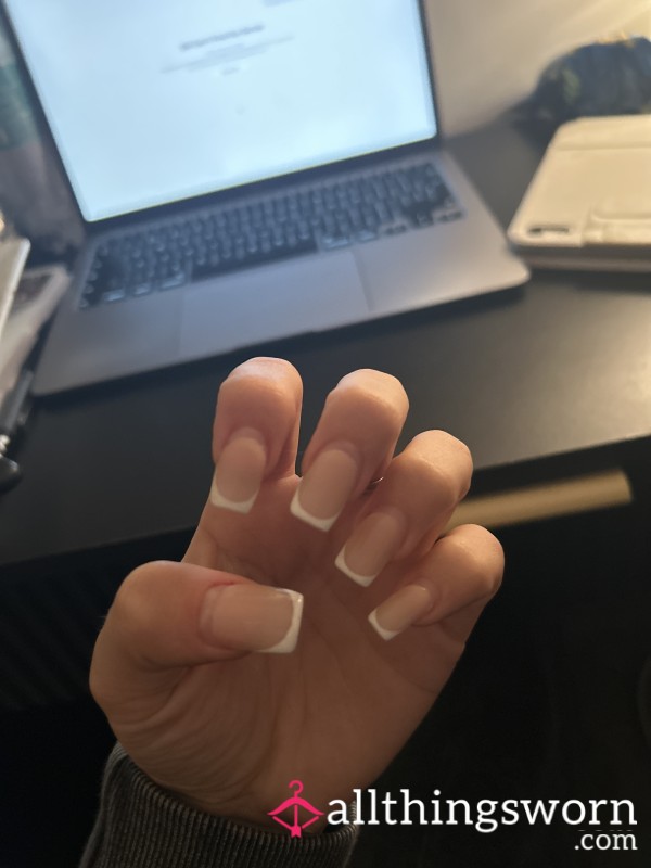 S**y French Tip Nails