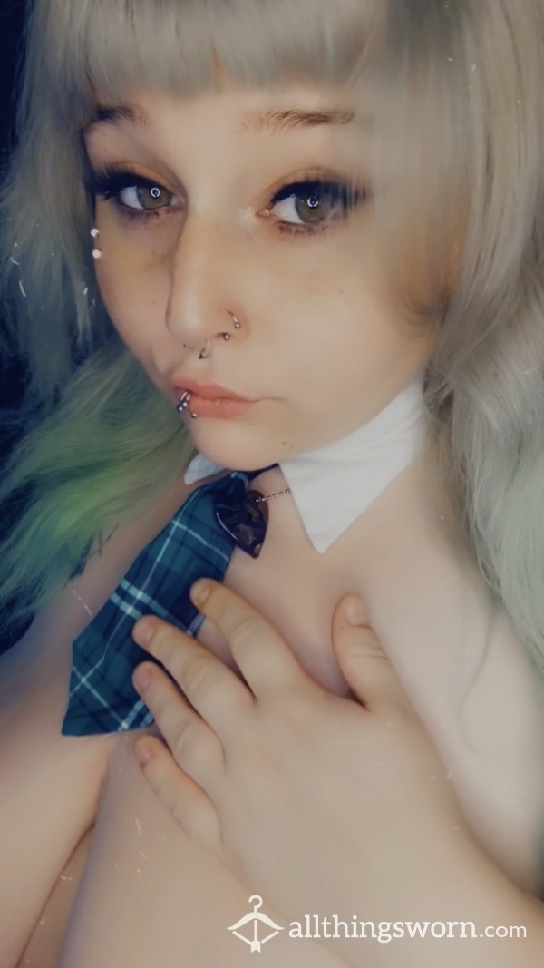 S**y Green Plaid Tie