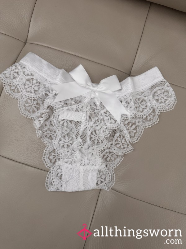 S**y Lace Thong With Bow