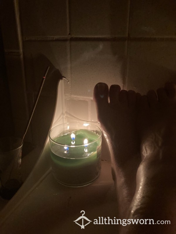 S**y Legs & Dirty Naked Feet In A Candle Lit Bath