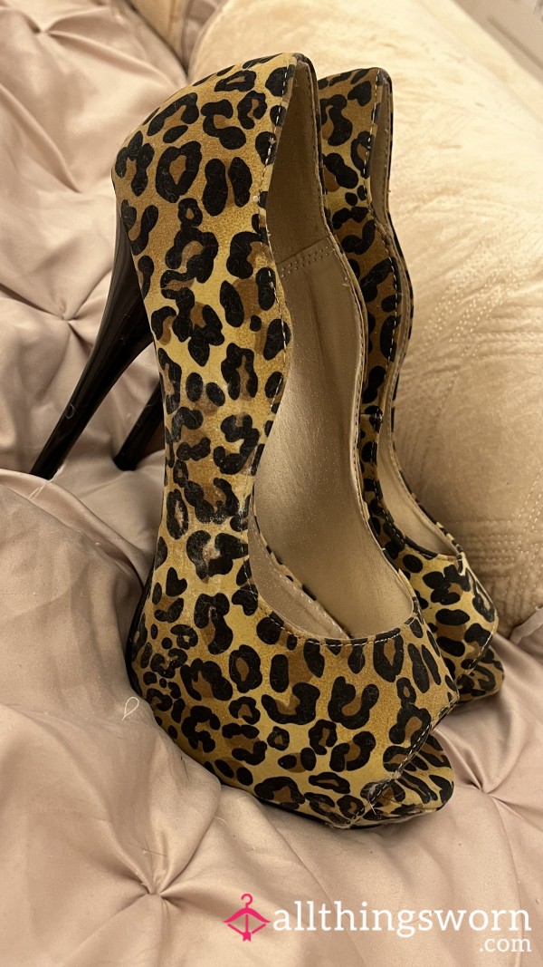 S**y Leopard Heels