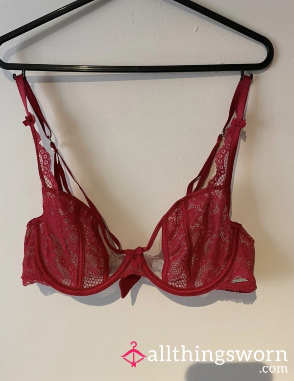 S**y Red Bra