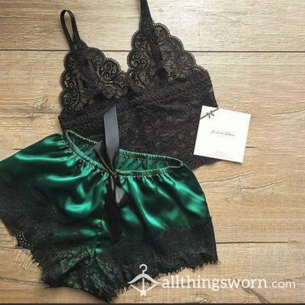 💋🖤 S**y, Silky Satin Emerald Bralette N Shorts Set 🖤💋