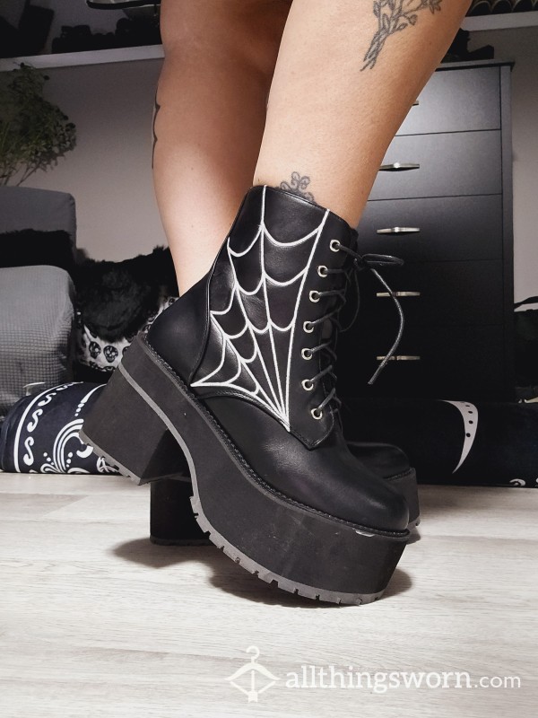 S**y SpiderWeb Combat Boots