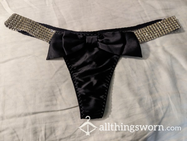 S**y VS Black Bow Tie Thong