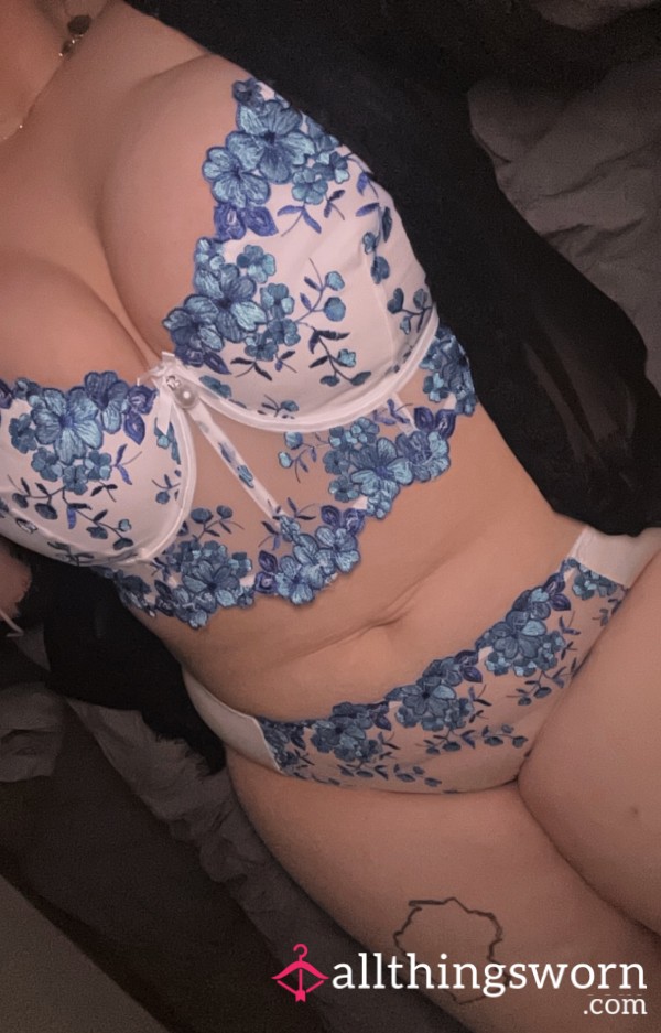 S**y White And Blue Flower Lingerie