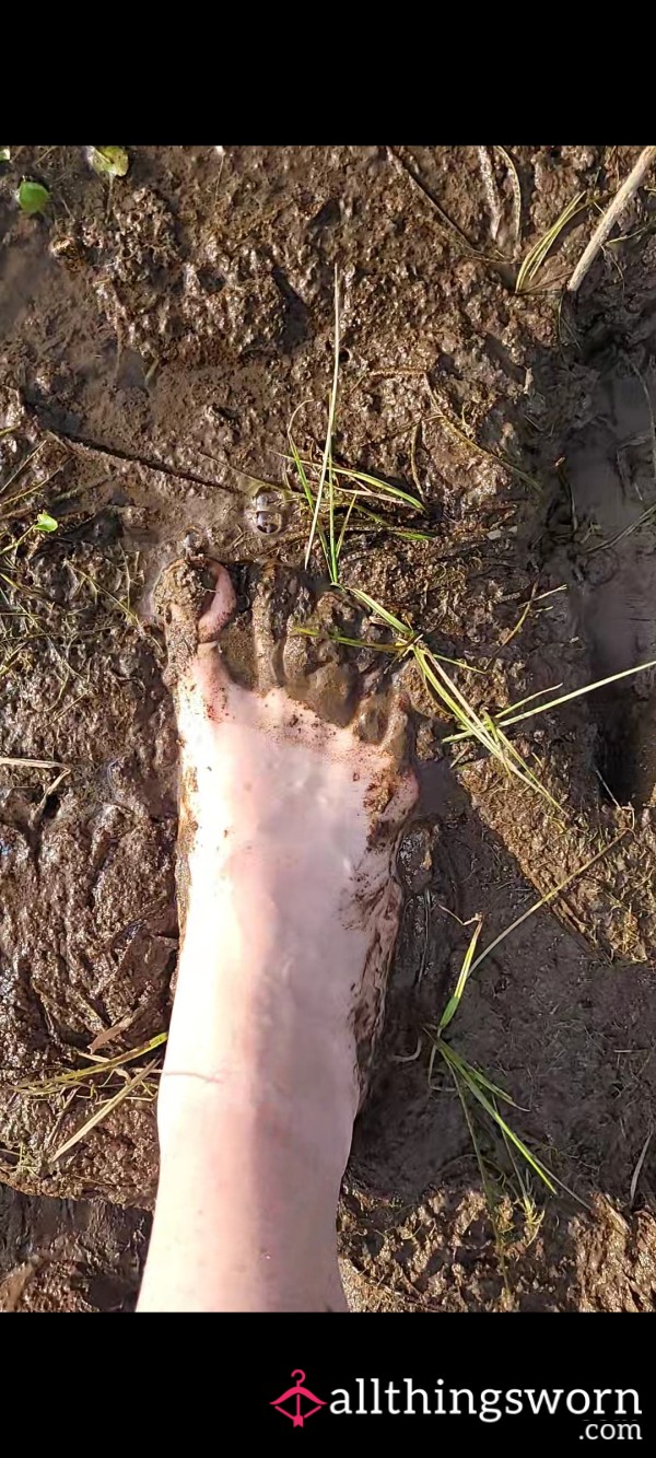 Short Mucky Walking - Suction! Sound Up- Muddy Barefeet