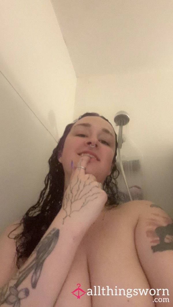 Shower Time With Your Favorite Goth Goddess