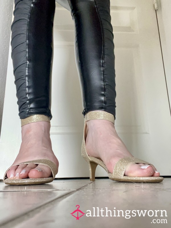 Silent Call To Wank Over My Feet