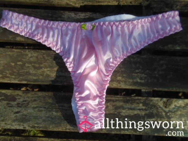 🩷Silky Look Thong With Rose To Front🩷