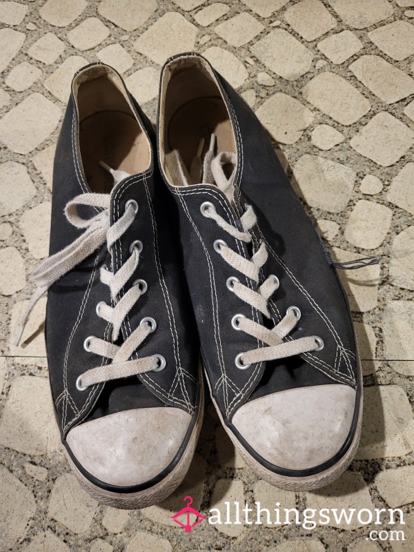 Size 10 Old Black Converse