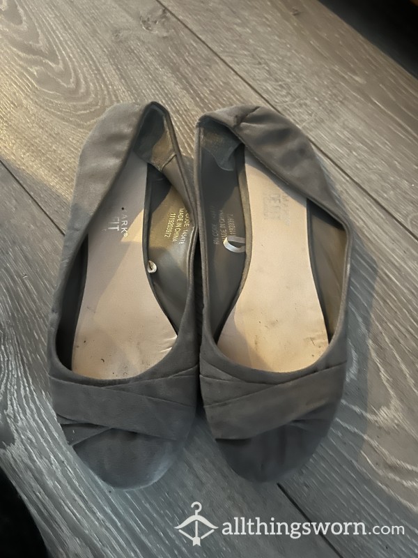 Size 5 Grey Flats